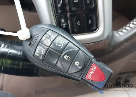 2016 Chrysler Town & Country Touring из США, поврежденный, VIN 2C4RC1BG5GR279833